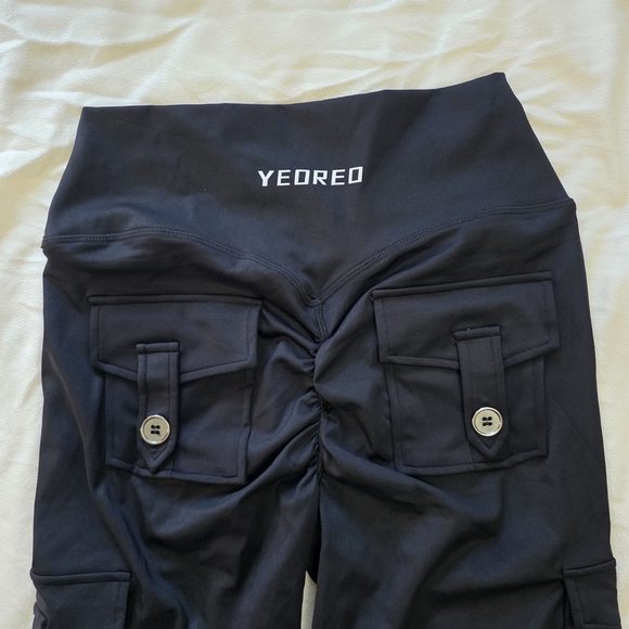 Yeoreo Hedda CoreFlex Cargo Leggings - Picture 2 of 9